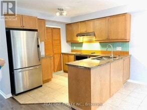 1850 Kingston Rd in Pickering, ON - Building Photo - Building Photo