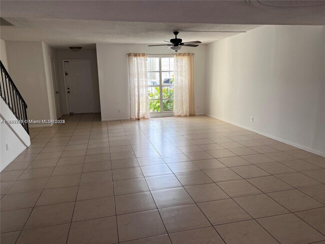 2410 NE 10th St in Hallandale Beach, FL - Building Photo - Building Photo