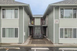 Keystone East in Portland, OR - Foto de edificio - Building Photo