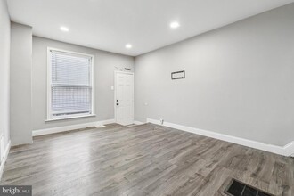 450 Furrow St in Baltimore, MD - Building Photo - Building Photo