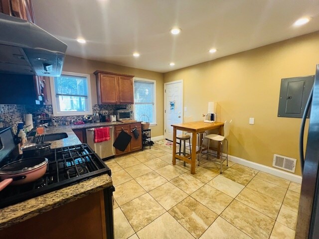 property at 7 Rice St