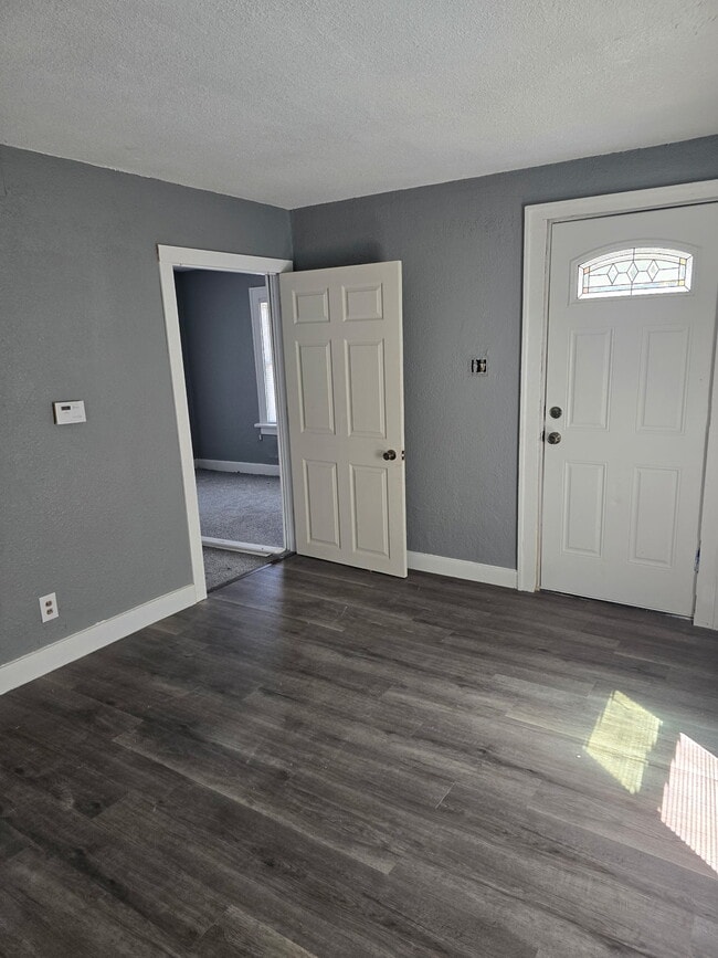 3807 Chalmers Ave in Bartonville, IL - Building Photo - Building Photo