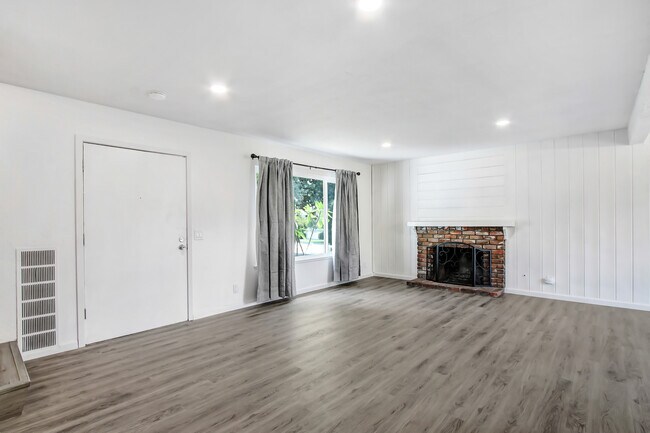 1589 N O'malley Way in Upland, CA - Building Photo - Building Photo