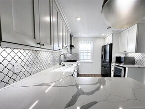 132 Texas Ave in Yonkers, NY - Building Photo - Building Photo