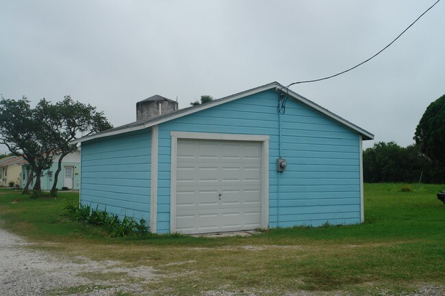 939 Admiral Dr in Corpus Christi, TX - Building Photo - Building Photo