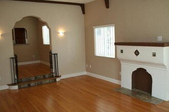 6211 Orange St, Unit 3 in Los Angeles, CA - Foto de edificio - Building Photo