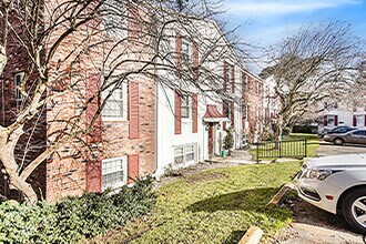 728 Garland Cir in Kalamazoo, MI - Building Photo - Building Photo