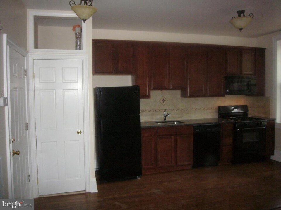 308 S Church St in West Chester, PA - Building Photo