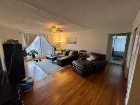 79 Poplar St in Boston, MA - Building Photo