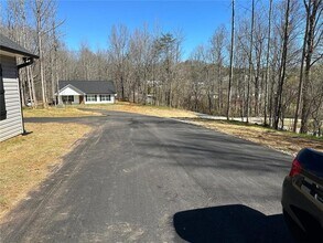 295 Pony Lake Rd in Dahlonega, GA - Building Photo - Building Photo