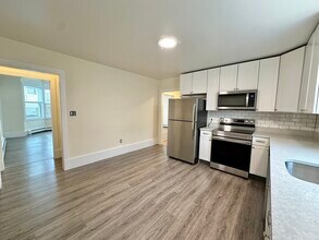 144 Arlington St, Unit #1 in Watertown, MA - Building Photo - Building Photo