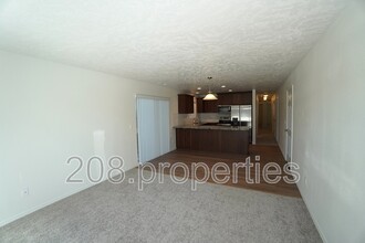 47 N Fairview St in Nampa, ID - Building Photo - Building Photo