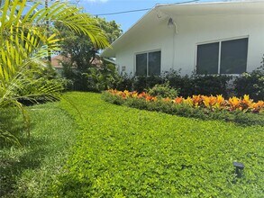 1300 NE 110th St in Miami, FL - Building Photo - Building Photo