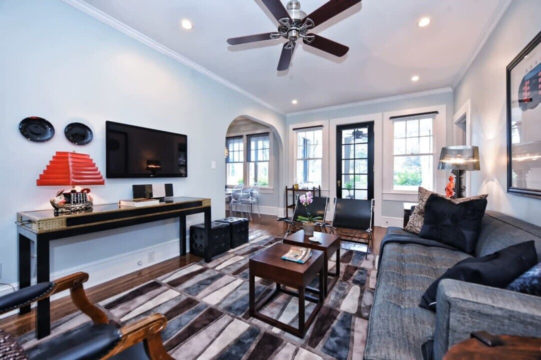 500 Queens Rd-Unit -ID1043800P in Charlotte, NC - Building Photo