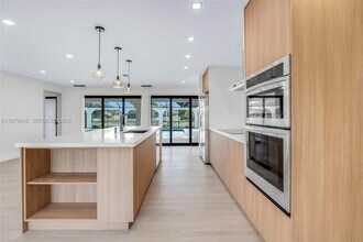 105 Sinclair St SE in Port Charlotte, FL - Building Photo - Building Photo