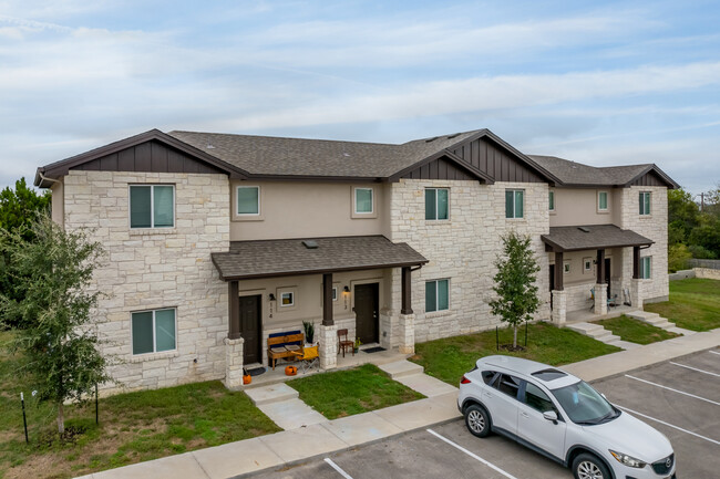 New Village Townhomes in Leander, TX - Foto de edificio - Building Photo