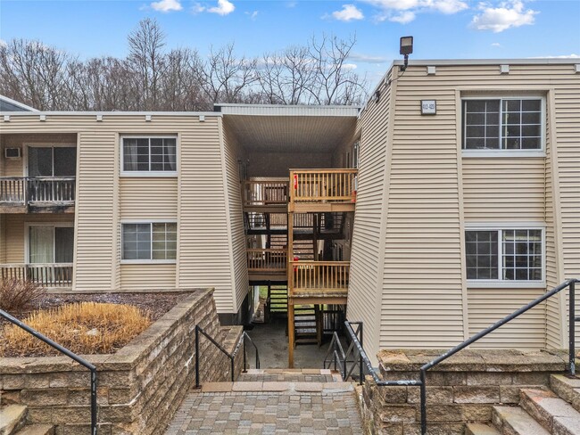 property at 422 Fox Run Ln