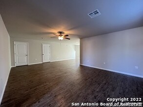 10106 Relic Oaks in San Antonio, TX - Building Photo - Building Photo