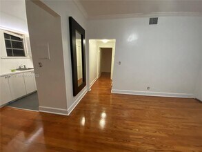 610 8th St in Miami Beach, FL - Foto de edificio - Building Photo