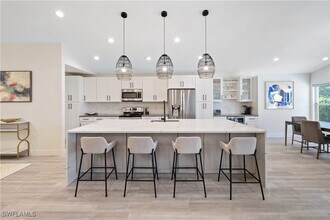 6481 Autumn Woods Blvd in Naples, FL - Building Photo - Building Photo