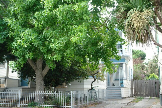 523 59th St in Oakland, CA - Foto de edificio - Building Photo