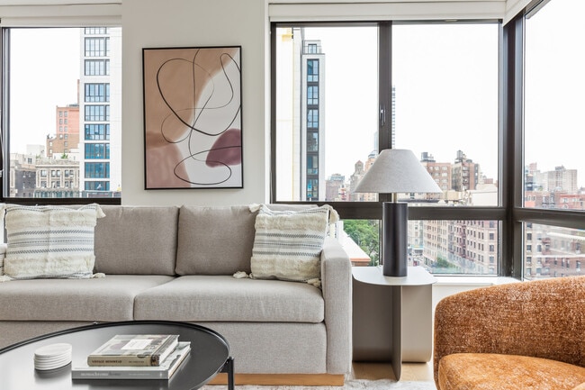 255 W 94th St in New York, NY - Building Photo - Building Photo