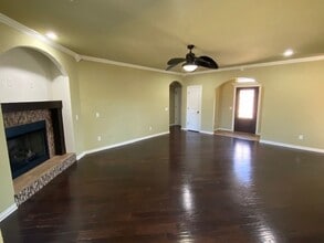 6114 S 37th St in Rogers, AR - Foto de edificio - Building Photo