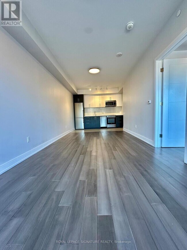 2525 Bathurst St in Toronto, ON - Building Photo - Building Photo