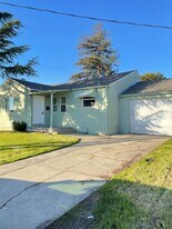 4158 David St in Castro Valley, CA - Building Photo