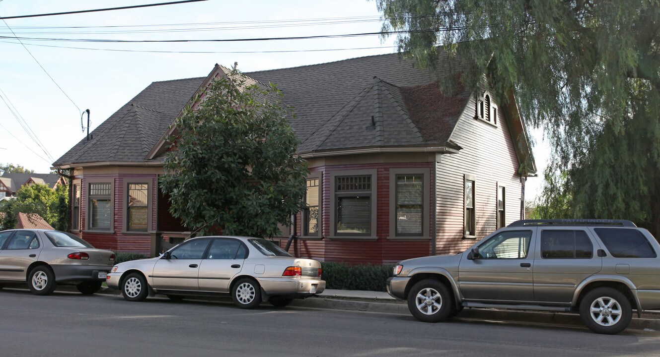 800-816 E Edgeware Rd in Los Angeles, CA - Foto de edificio