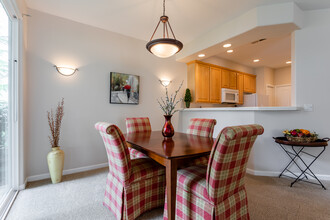 Columbia Place Townhomes in Vancouver, WA - Building Photo - Interior Photo