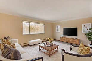 Lexington Twin Apartments in Roseville, MN - Building Photo