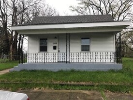 204 Pagin St in South Bend, IN - Building Photo