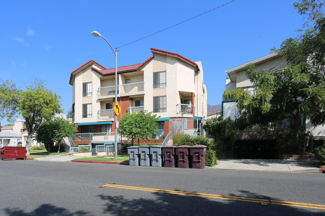 331 W Stocker St in Glendale, CA - Foto de edificio - Building Photo