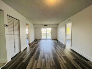 8260 SW 210th St in Cutler Bay, FL - Building Photo - Building Photo
