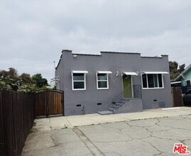 4915 Compton Ave in Los Angeles, CA - Building Photo - Building Photo