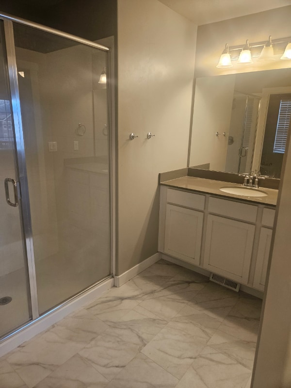 1044 W Osprey Dr in Stansbury Park, UT - Foto de edificio - Building Photo