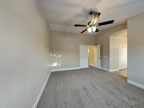 8079 Sweet Clover Ct in Las Vegas, NV - Building Photo - Building Photo