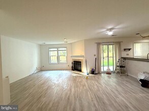 12956 Grays Pointe Rd in Fairfax, VA - Building Photo - Building Photo