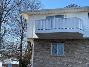 11 Claire Ct in West Babylon, NY - Building Photo - Building Photo