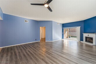 8645 W Tivoli Ct in Las Vegas, NV - Building Photo - Building Photo