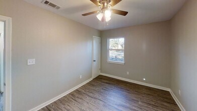 5313 Chennault Rd in Houston, TX - Building Photo - Building Photo