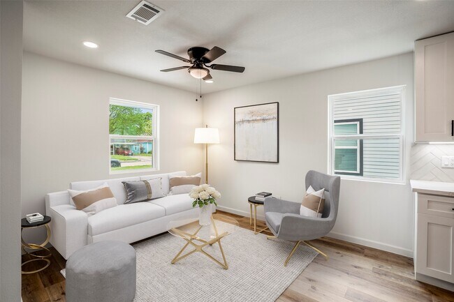 property at 3923 Alsace St