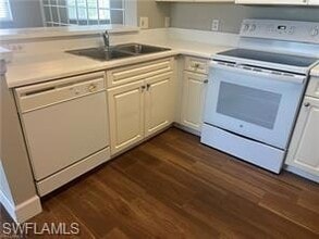 1150 Wildwood Lakes Blvd, Unit 208 in Naples, FL - Building Photo - Building Photo