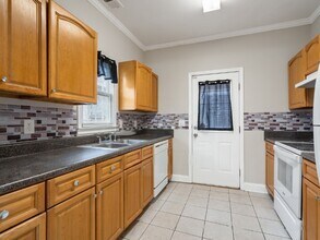 894 Beecher St SW, Unit Front in Atlanta, GA - Building Photo - Building Photo
