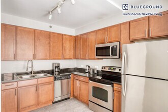 210 N Wells St, Unit SI FL15-ID634 in Chicago, IL - Foto de edificio - Building Photo