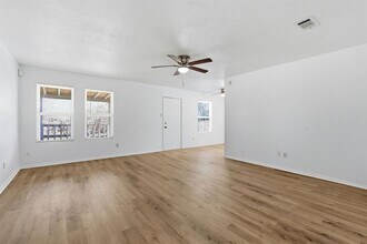 7717 Elderberry Dr in Austin, TX - Building Photo - Building Photo