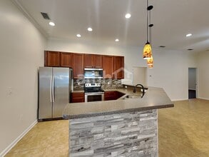 468 Casa Sevilla Ave in St. Augustine, FL - Foto de edificio - Building Photo