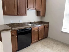 2008 Shady Oak Dr in Mount Joy, PA - Foto de edificio - Building Photo