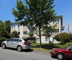 Arbutus Court in Vancouver, BC - Building Photo